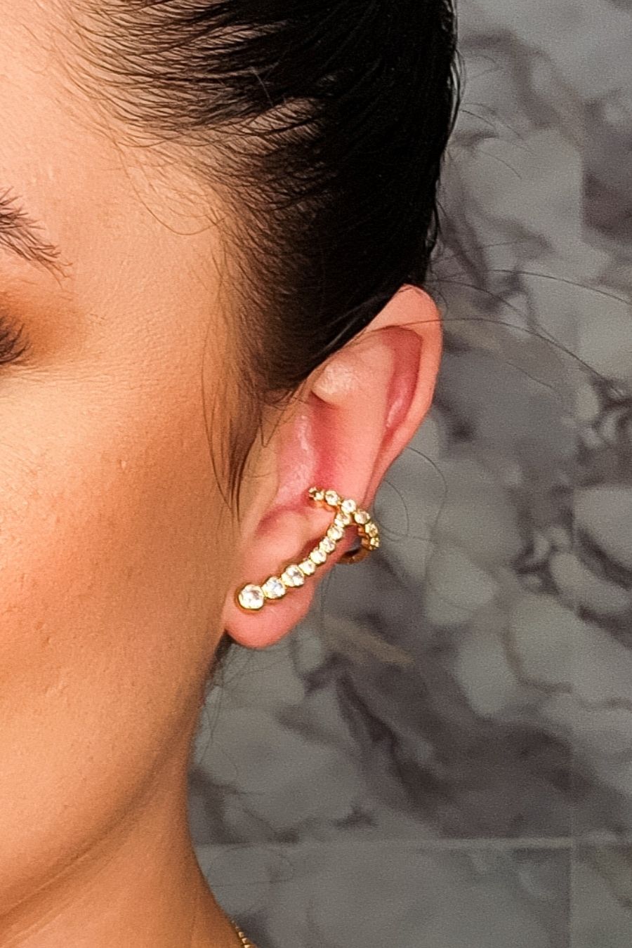 Brinco Ear Cuff com Piercing Fake e Zircônias Branca Banhado em Ouro 18k