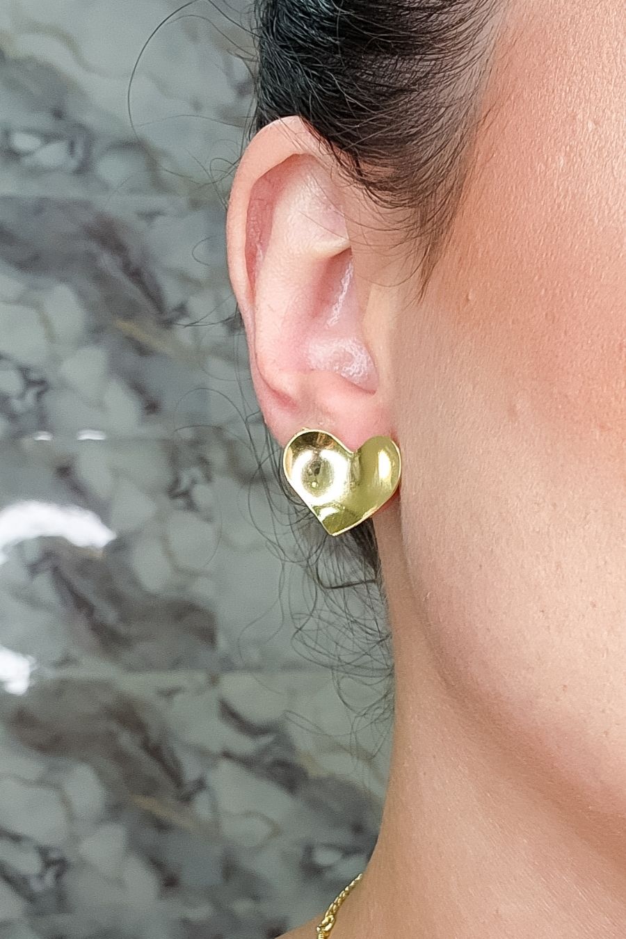 Brinco Coração Oval Banhado em Ouro 18k