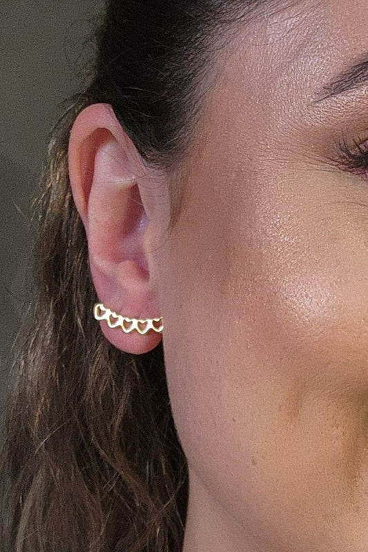 Brinco Ear Cuff Mini Corações Vazados Banhado em Ouro 18k