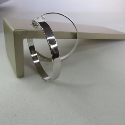 Brinco Argola Grande Grossa Clássica Banhado em Ródio Branco