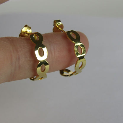 Brinco Argolinha com Vazados Ovais Banhado em Ouro 18k