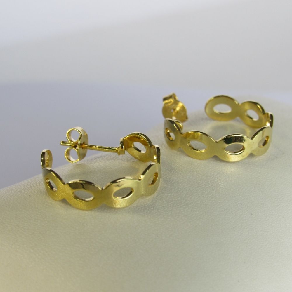 Brinco Argolinha com Vazados Ovais Banhado em Ouro 18k